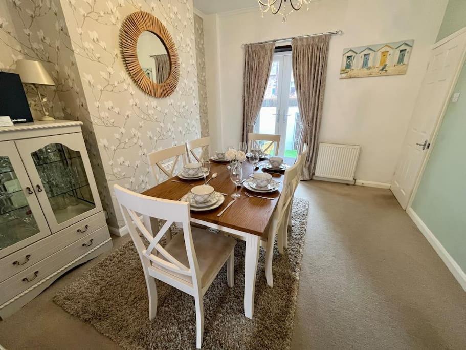 Scoresby Retreat - Whitby Holiday Home Extérieur photo